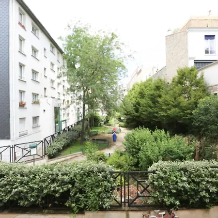 Apartment Beautiful Apt Next To Nation *
